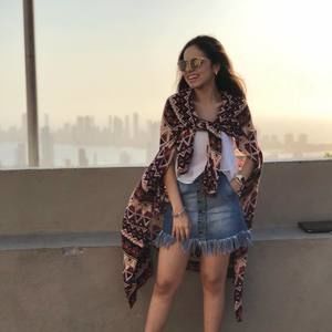 Meet your Posher, Ana